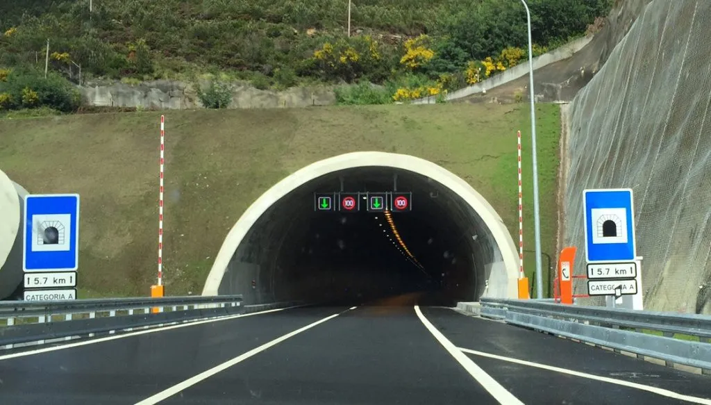 Passar no túnel do Marão vai custar menos 30% no próximo ano
