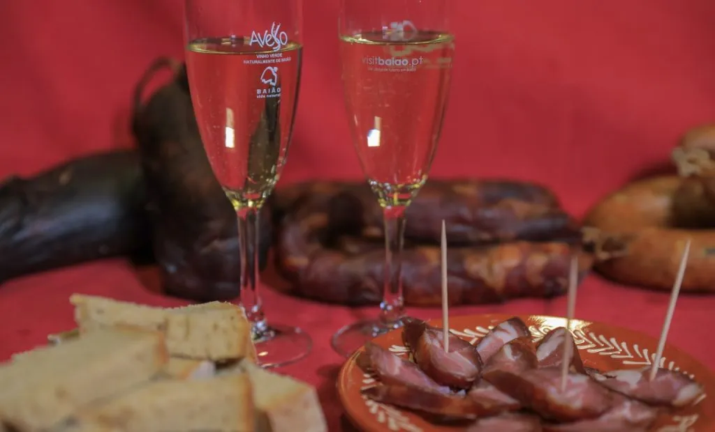 “Online” da Feira do Fumeiro e dos Vinhos de Baião vendeu 1400 quilos de enchidos