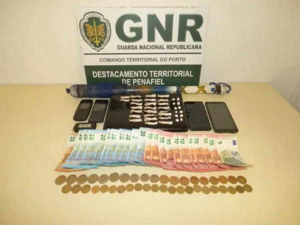 Traficava droga no parque de estacionamento