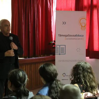 Agrupamento de Escolas de Resende recebeu 10 computadores