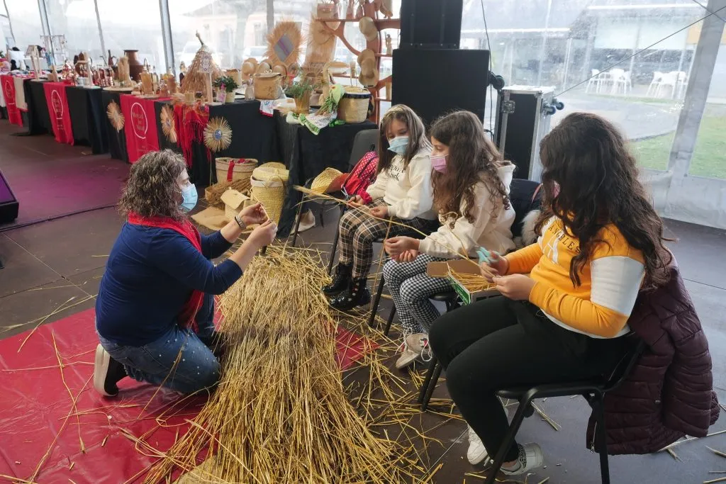 Marco. Crianças trabalharam a palha em workshop