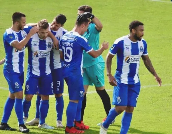 Alpendorada vence FC Foz e continua na luta pela liderança