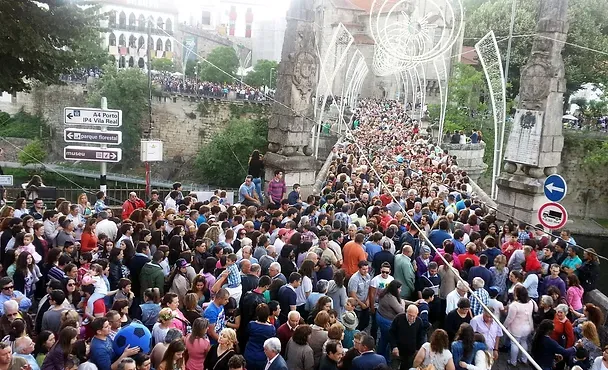 Festas populares autorizadas só com presença de médicos e ambulâncias