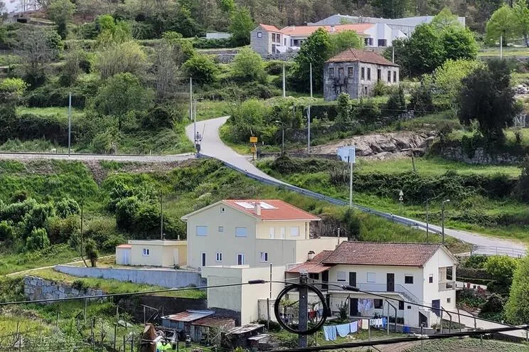 IP avança finalmente com as obras de supressão das últimas passagens de nível entre Marco e Caíde