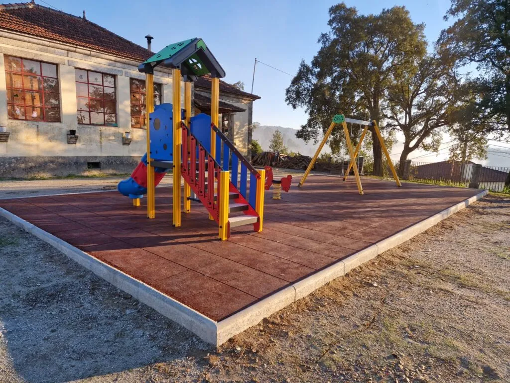 Amarante recupera recreios de escolas básicas