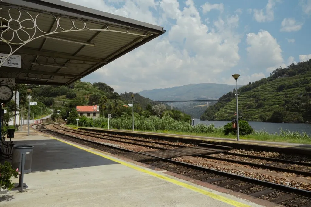 Governo autoriza expropriações para eletrificação da linha do Douro do Marco à Régua