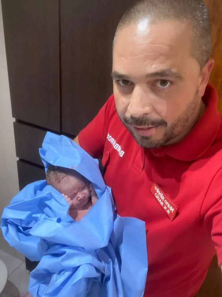 Deu à luz uma menina mas a mãe jura que não sabia da sua gravidez. Bombeiros também apanhados de surpresa
