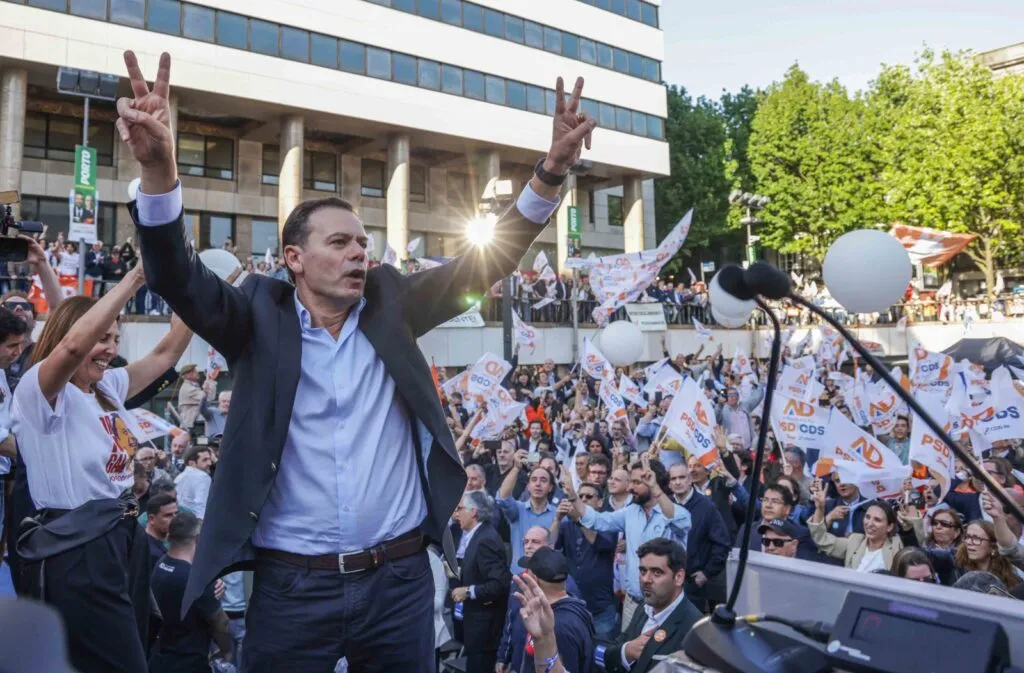 AD vence eleições legislativas com 32,10% dos votos. Pedro Nuno Santos demitiu-se