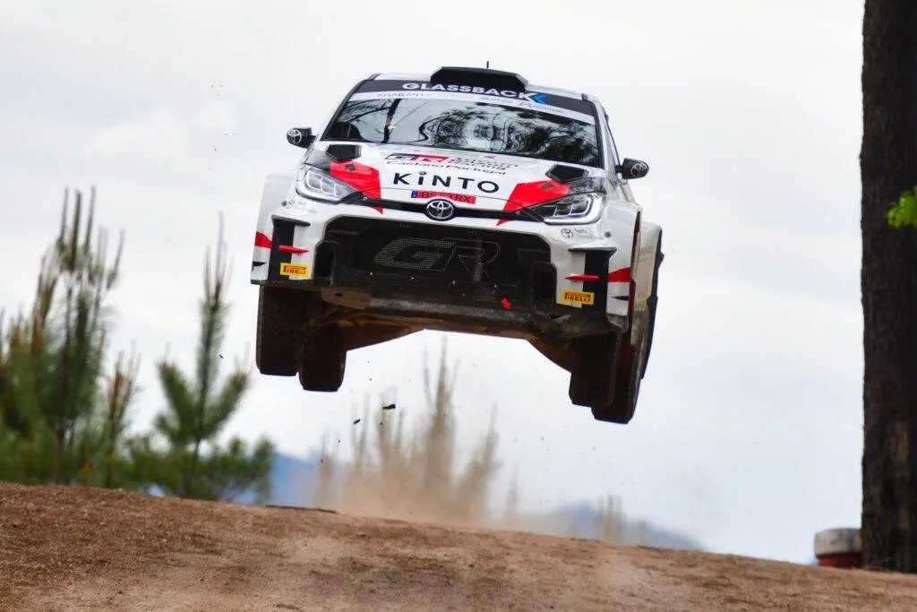 Kris Meeke voou para a vitória no Terras D’Aboboreira e faz hat-trick no Campeonato de Portugal de Ralis 2025