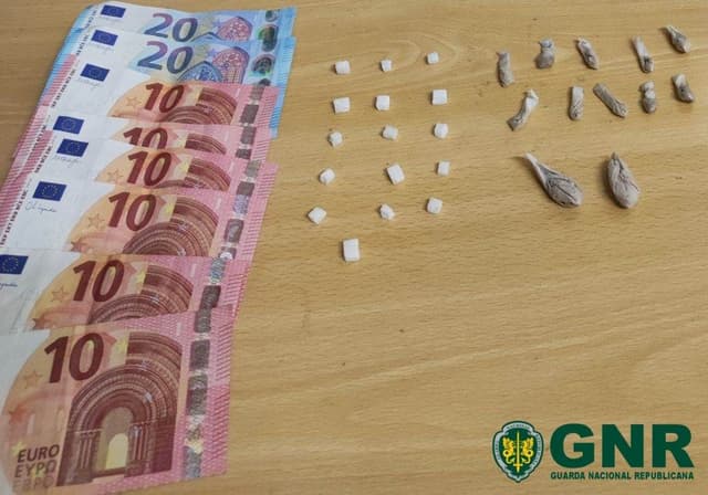 Detido em flagrante no tráfico de droga