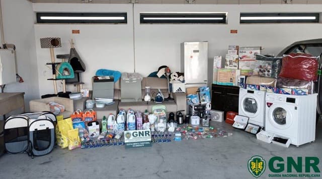 Empregada de limpeza roubava dinheiro de cofre para comprar eletrodomésticos