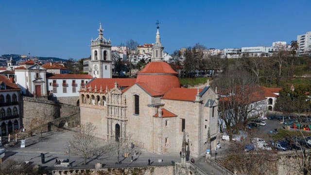 Igreja de São Gonçalo de Amarante é um dos monumentos mais visitados entre o Douro e o Minho