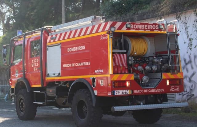 Incêndio destrói habitação em Marco de Canaveses e deixa casal desalojado
