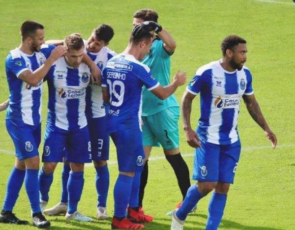 Alpendorada vence FC Foz e continua na luta pela liderança