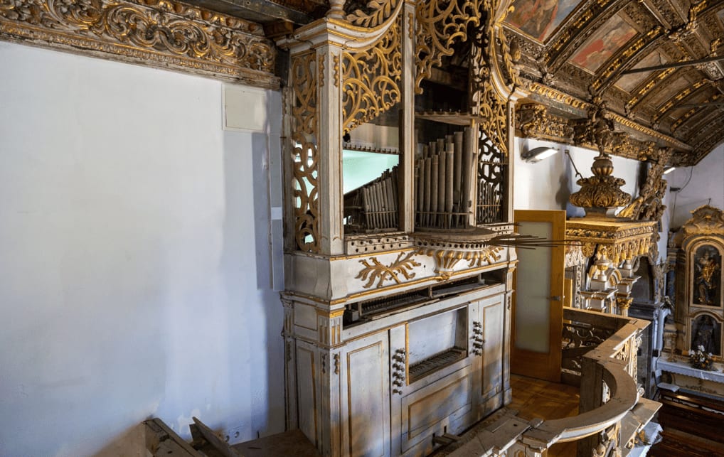 Órgão de tubos da Igreja de Santa Marinha do Zêzere em fase de restauro